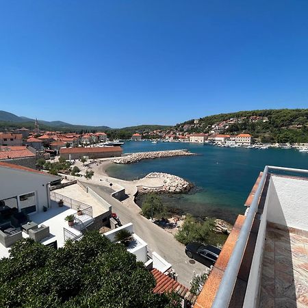 Apartments Peronja Jelsa Seafront Exterior photo
