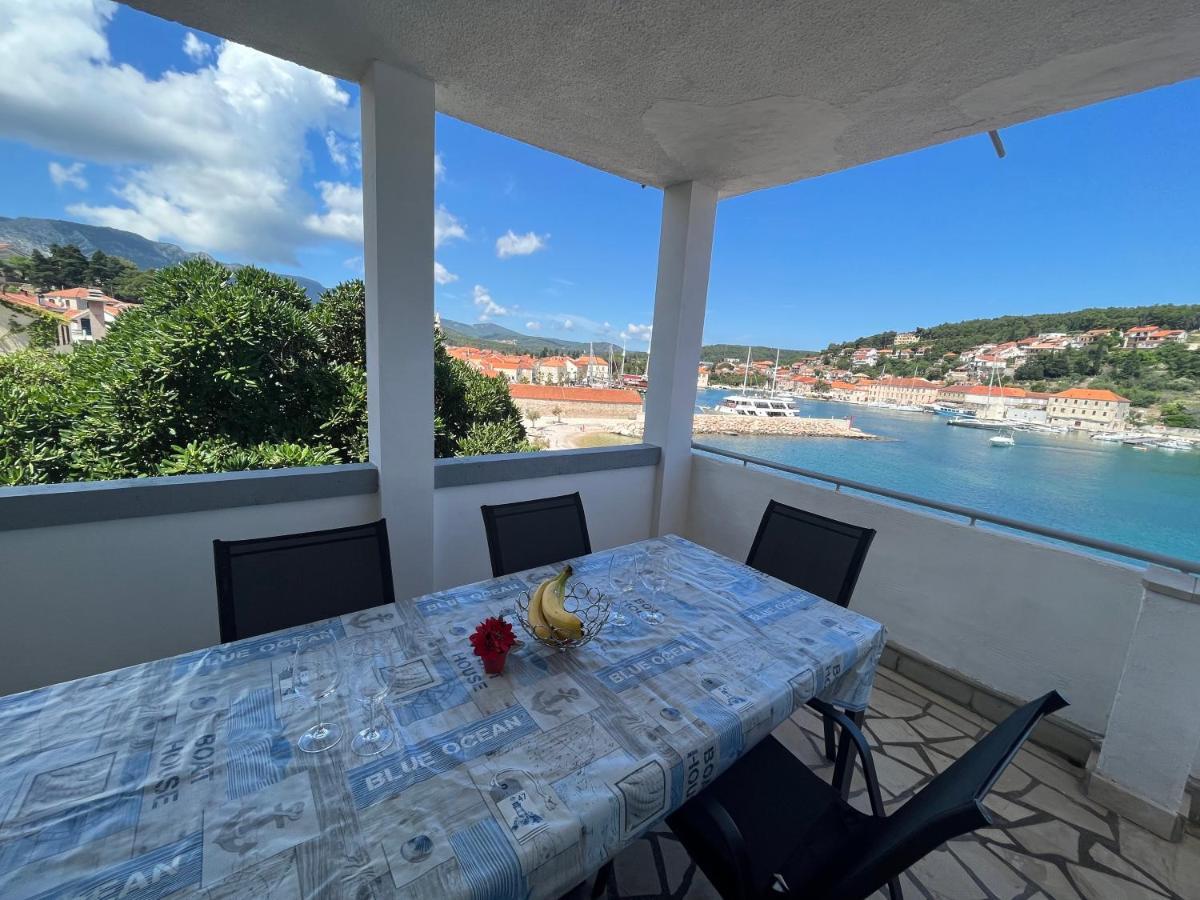 Apartments Peronja Jelsa Seafront Exterior photo